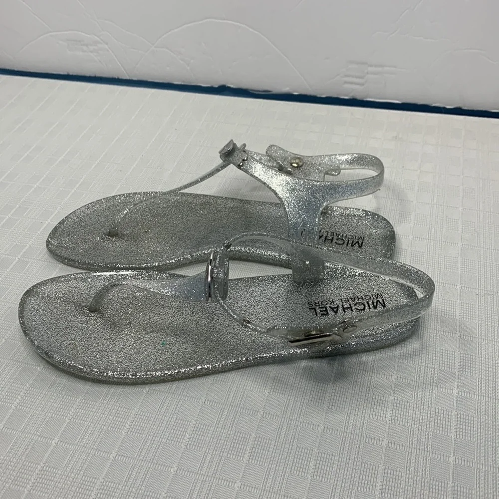 MICHAEL KORS Jelly PVC Thong Sandal MK Logo Plate Matte Silver